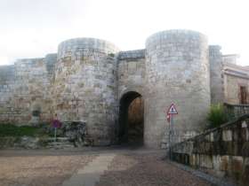 Palacio y Puerta de Doña Urraca